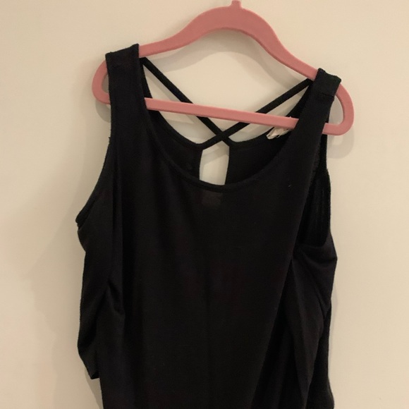 black long sleeve - Picture 2 of 3